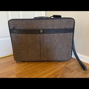Rolling Jordache Luggage (tweed knit/navy blue)